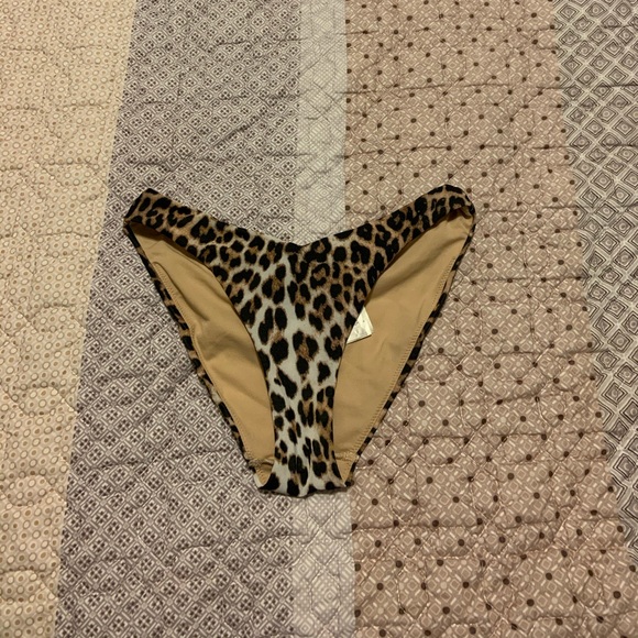 H&M Cheetah Print Bikini Bottoms - Picture 1 of 2